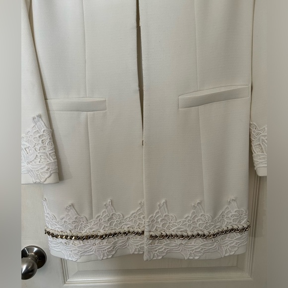 Annakiki Long Blazer with Chain Details - Picture 3 of 10